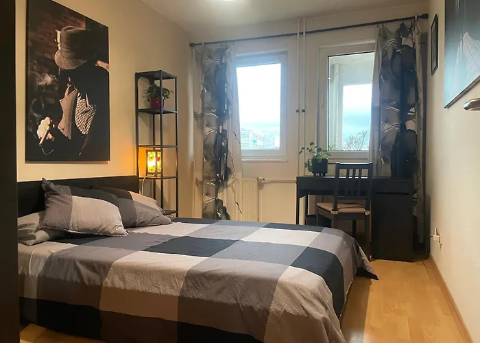 Alt Treptow Fashion Hq *