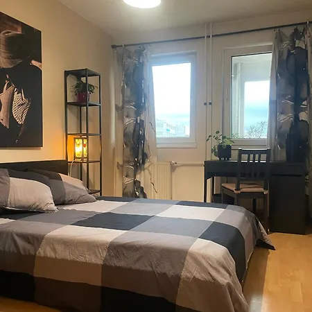 Alt Treptow Fashion Hq *